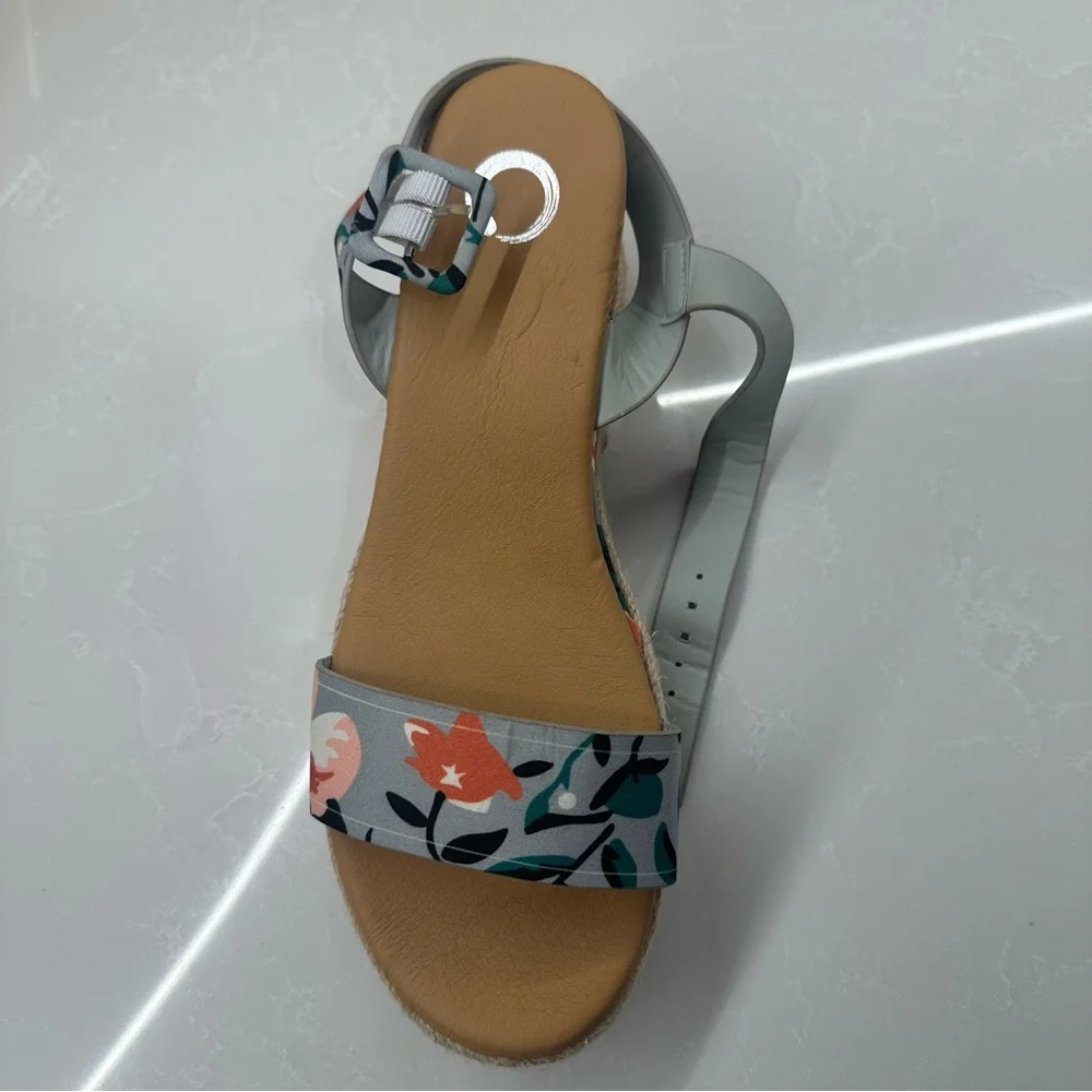 Journee Collection Valentina Floral Platform Wedge Sandals Size 9 Grey